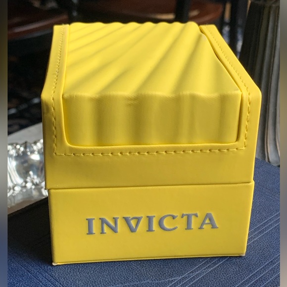 Invicta Angel Watch - Picture 10 of 12